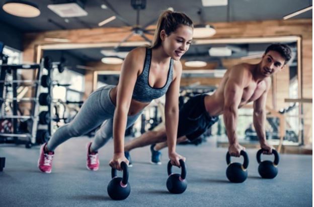 Bài tập cardio giảm mỡ toàn thân có thể luyện tập tại nhà hoặc phòng tập