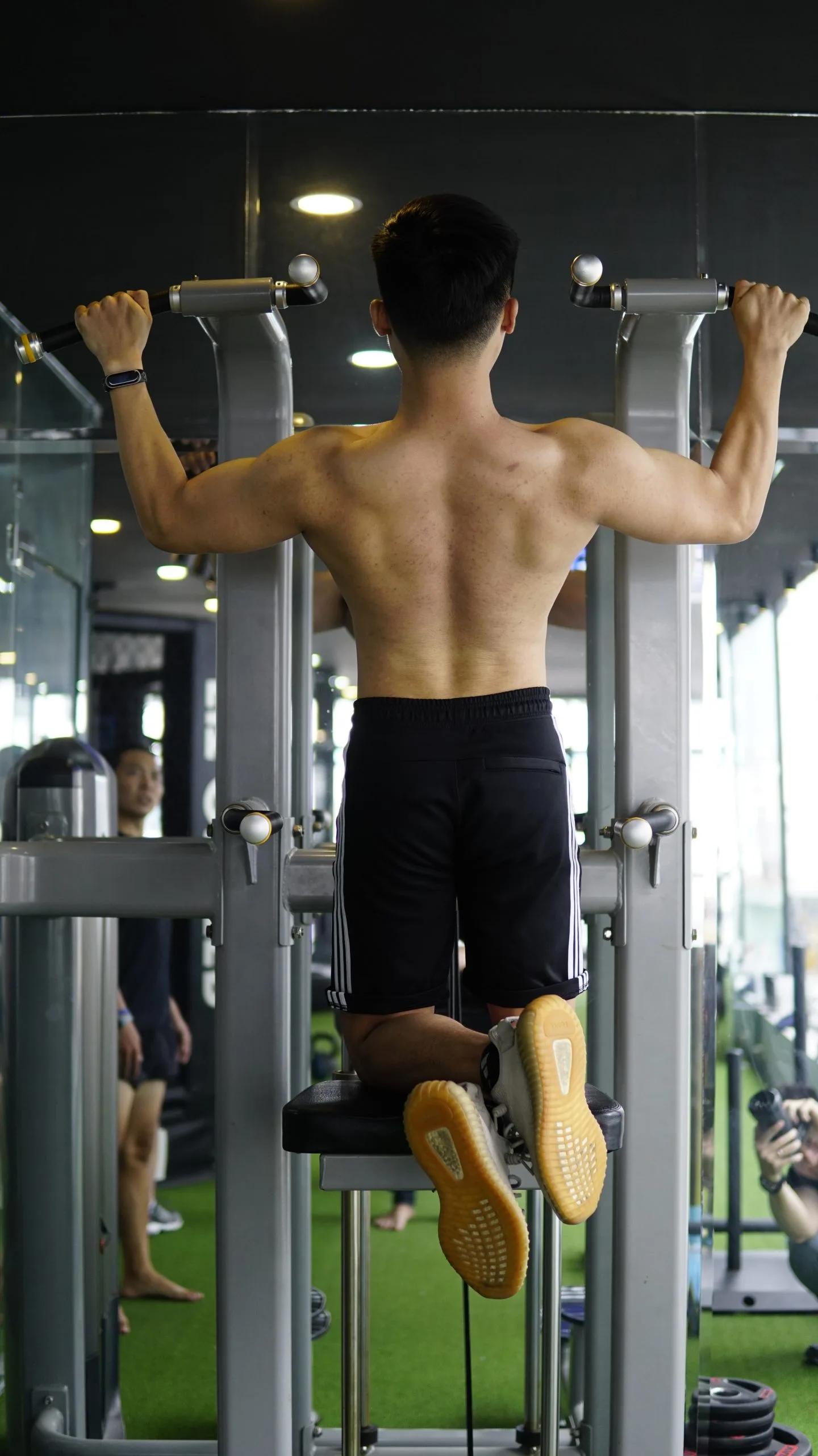 Đu xà đơn giúp tăng chiều cao