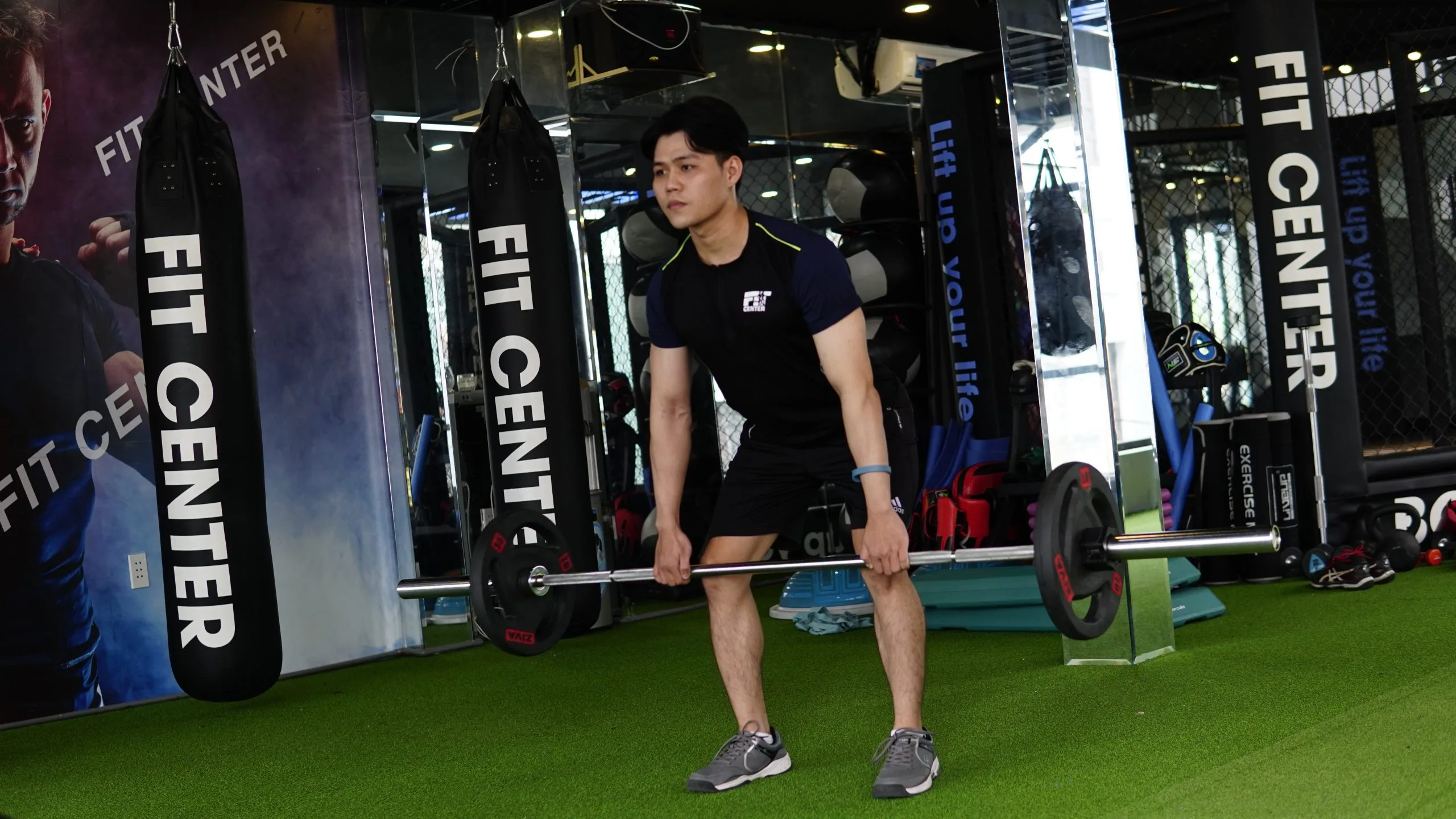 Thời Gian Biểu Tập Thể Dục Giảm Cân Trong 1 Tuần Hiệu Quả gym trong thoi gian bieu tap the duc giam can scaled 3 Gym trong thời gian biểu tập thể dục giảm cân