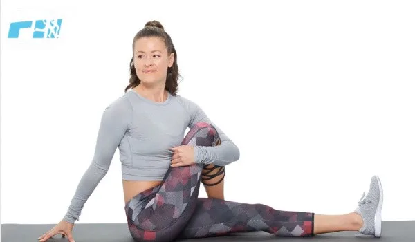 các bài tập giúp mông to Seated Glute Stretch