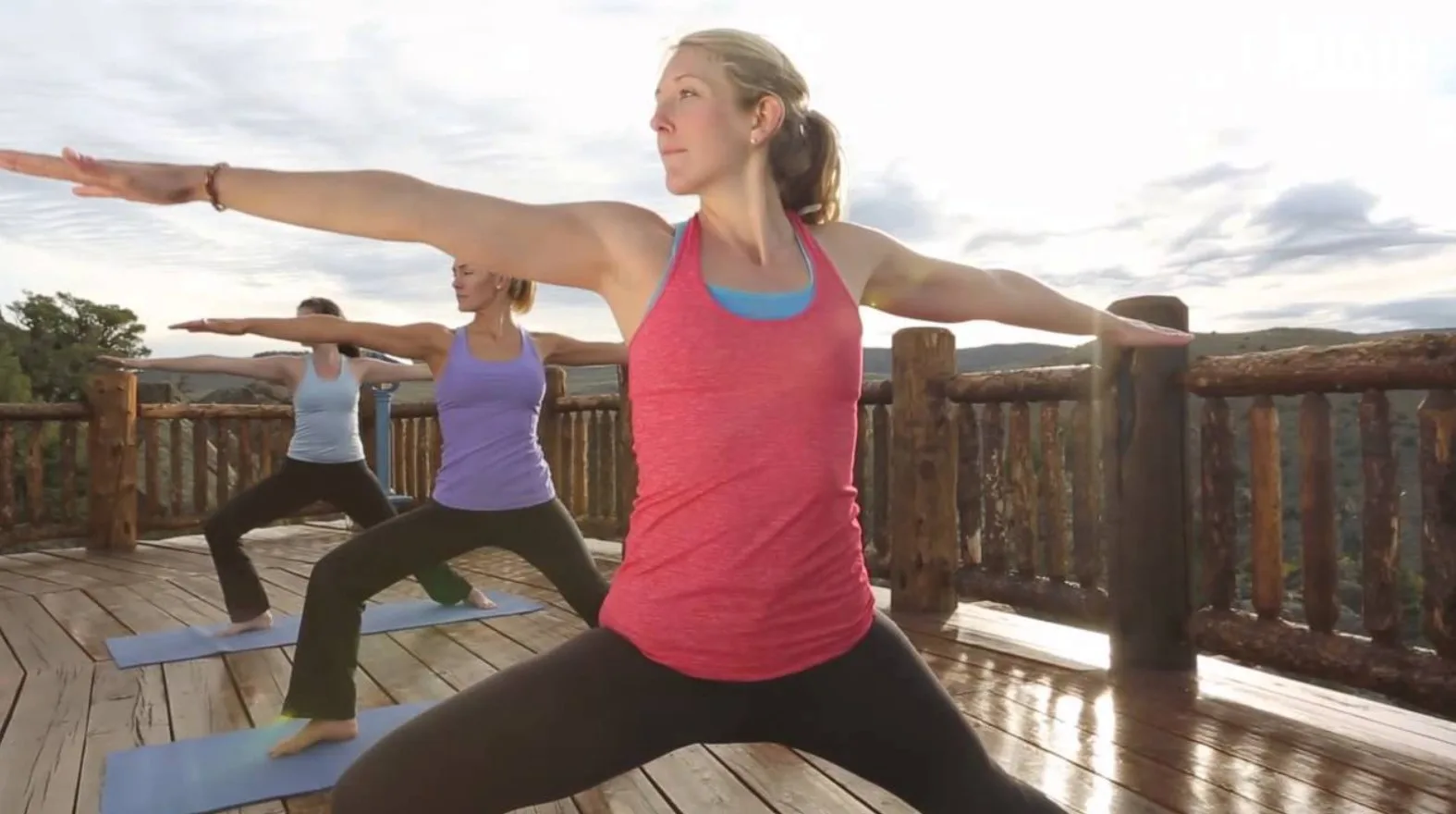 Top 11 Phòng Tập Yoga Quận 1 “Chất” Mà Bạn Không Nên Bỏ Qua sunrise yoga coach 8 Sunrise Yoga & Coach