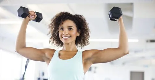 các bài tập vai cho nữ tại phòng gym